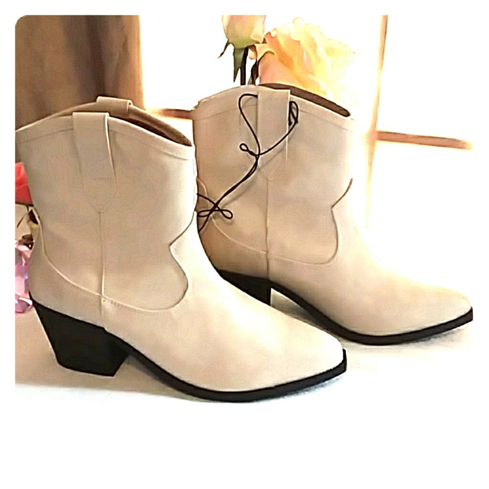 Universal Thread Boots